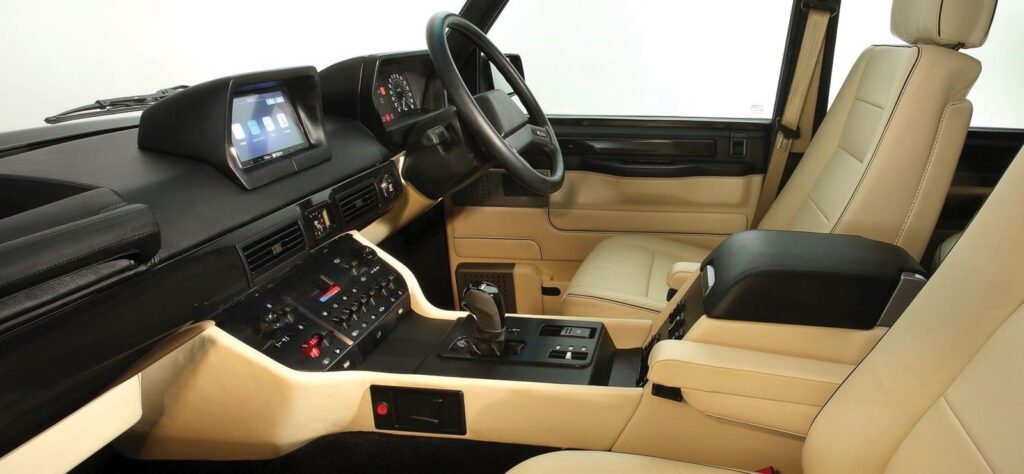 Jensen Range Rover Chieftain cabin
