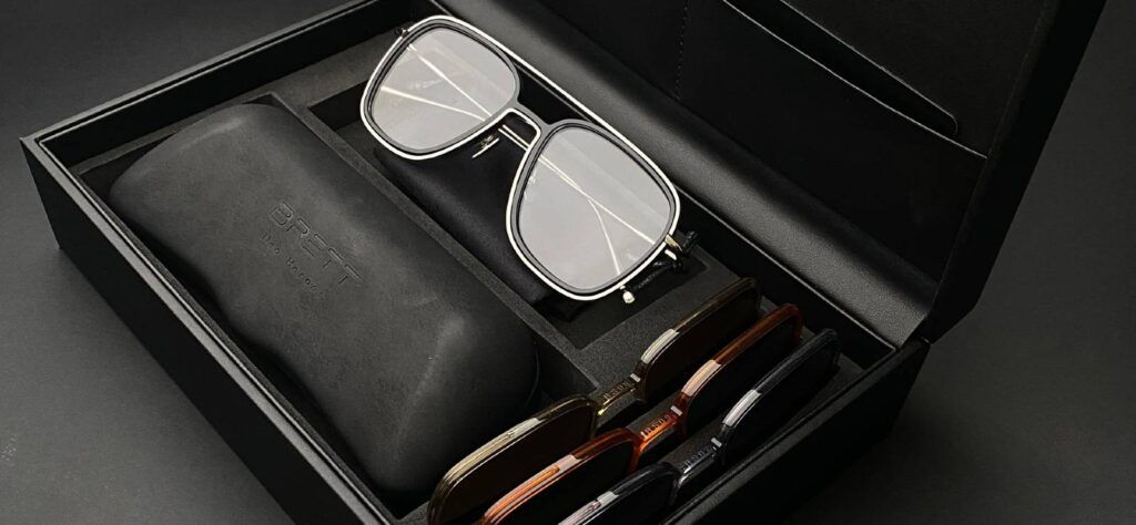 Argent Timeless glasses and case