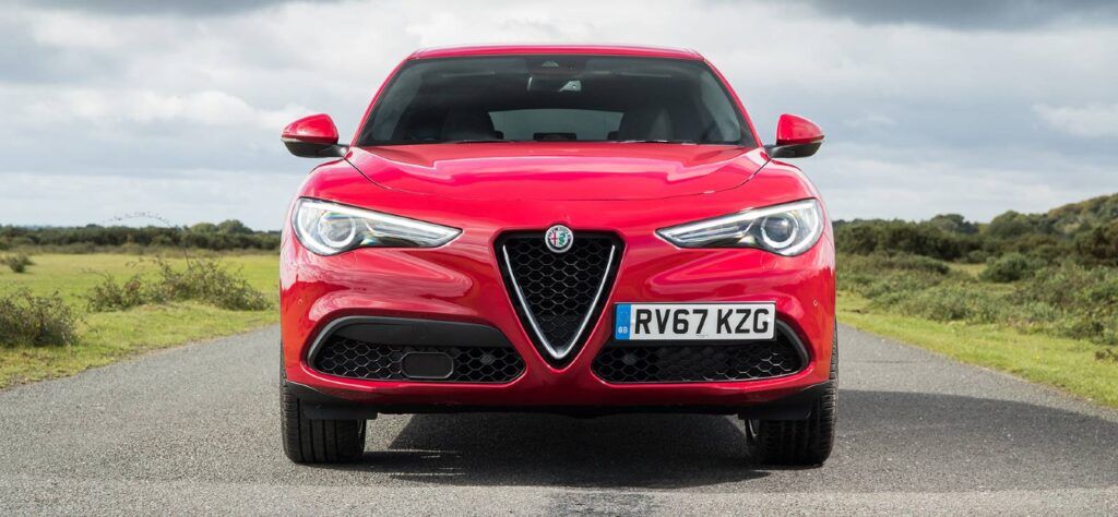 Alfa Romeo Stelvio Q4 front