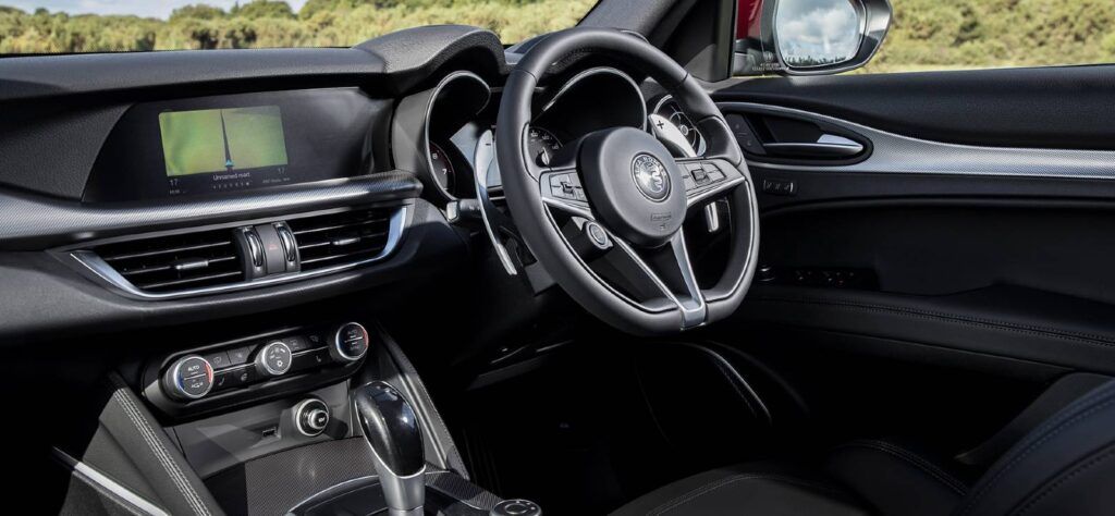 Alfa Romeo Stelvio Q4 cabin