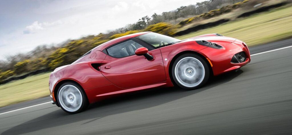 Alfa Romeo 4C profile