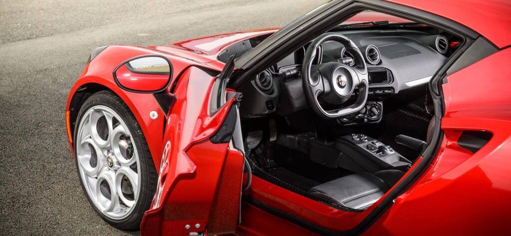 Alfa Romeo 4C open door
