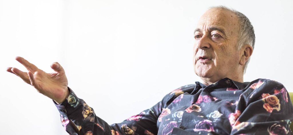 Tony Robinson - image Al Richardson