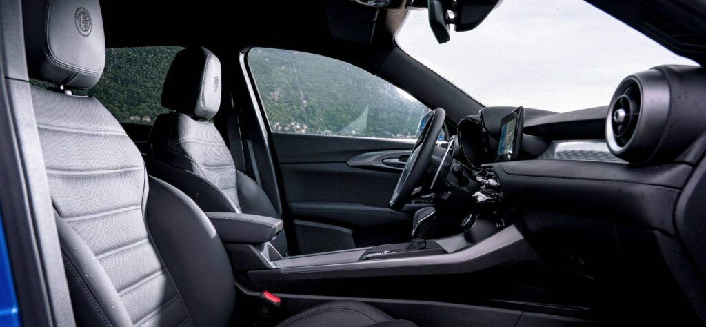 Alfa Romeo Tonale interior