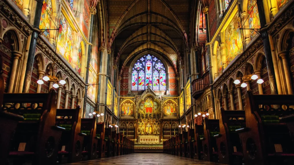 Sharper photography with the right lenses - cathedral
