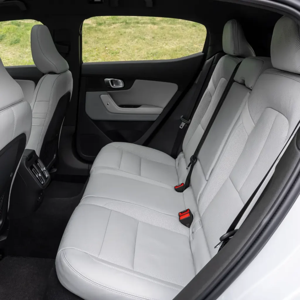 Polestar 2 Long Range Single Motor RWD rear seats