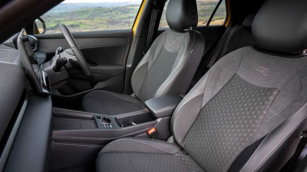 Volkswagen T-Roc R-Line interior view